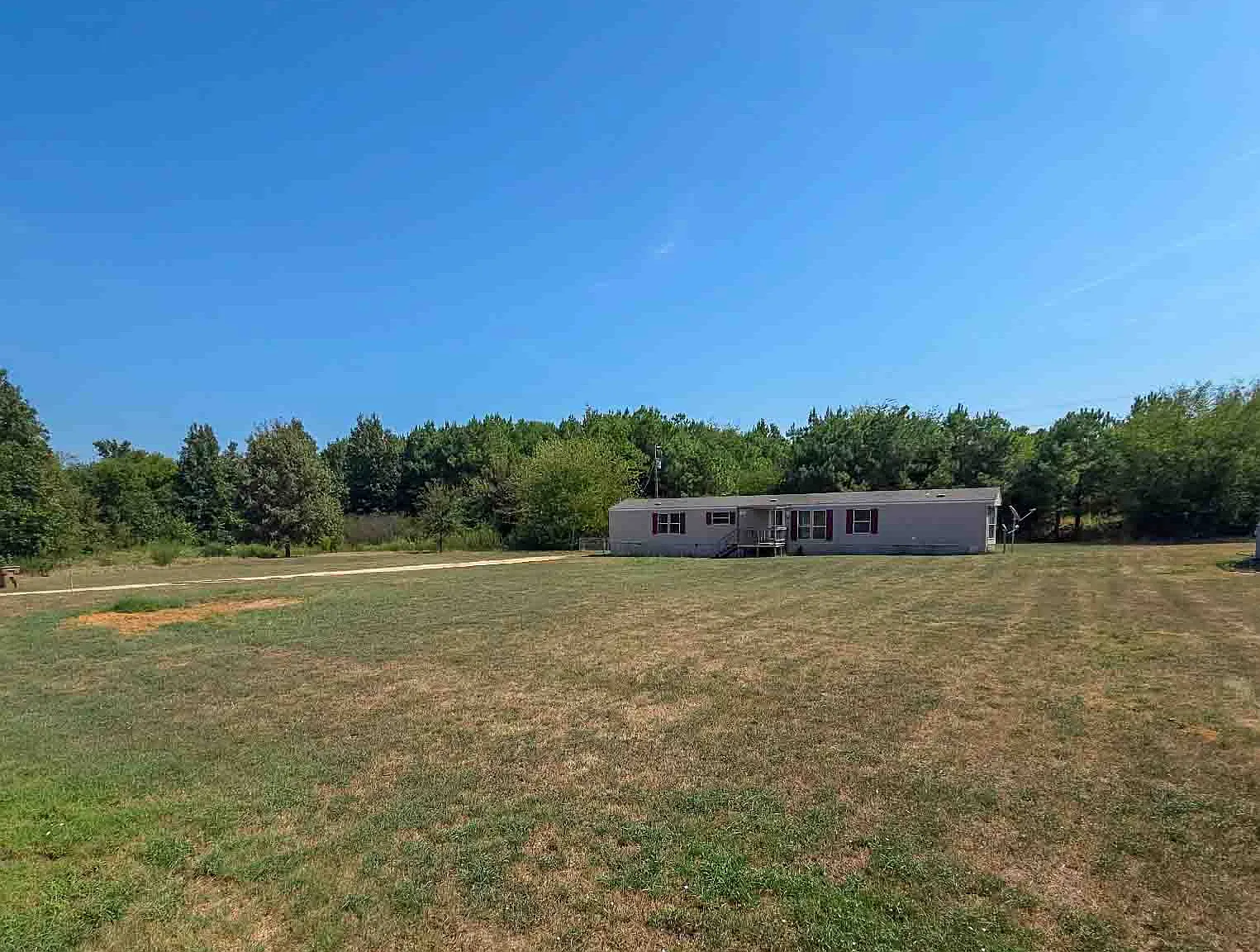 3 bed, 1300 sqft, $1,199 — Photo 3