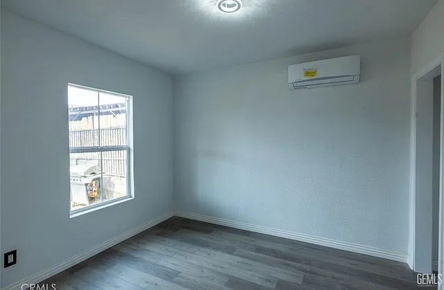 2312 1/2 Arlington St #2312-1/2 — Photo 9