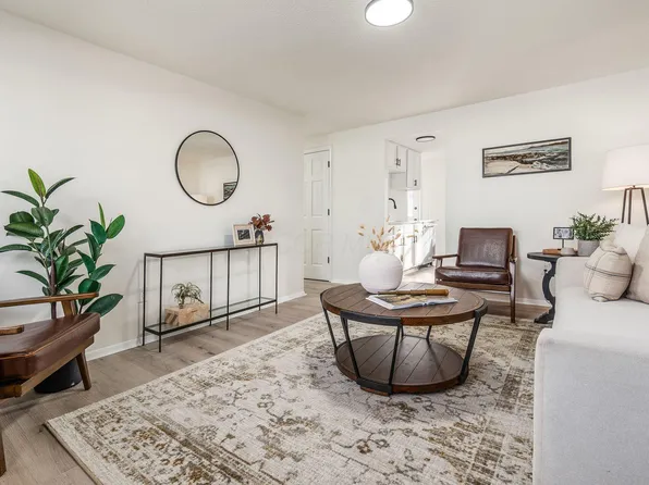 1711 Brookfield Sq S, Columbus, OH 43229