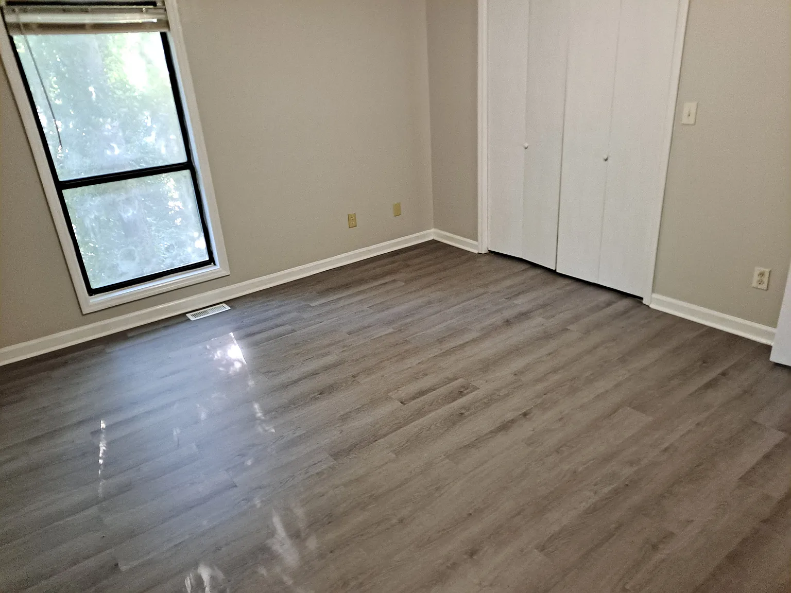 2 bed, 1.5 bath, $950 — Photo 3