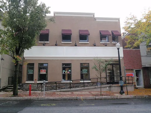 128 W. 4th St. Photo 1