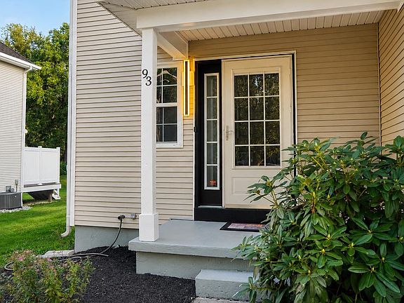 4th image of 93 Tattersall Dr