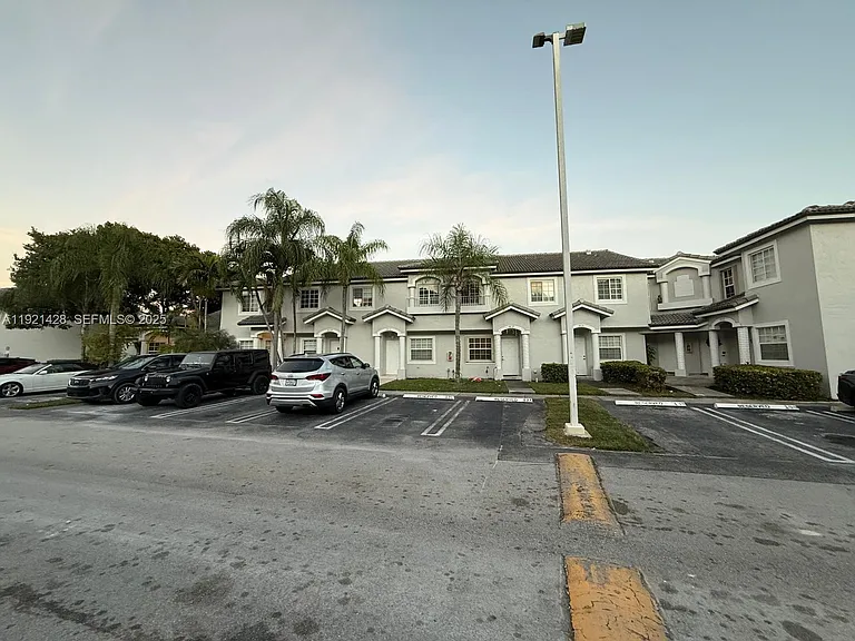 14111 SW 121st Pl #4 — Photo 16