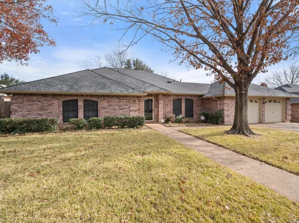 6211 Suffolk Dr, Arlington, TX 76001
