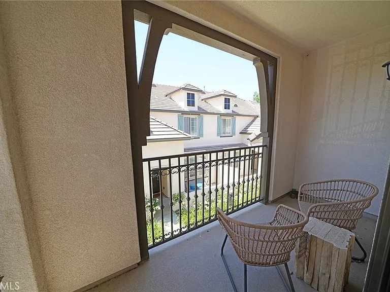 28635 Pietro Dr — Photo 8