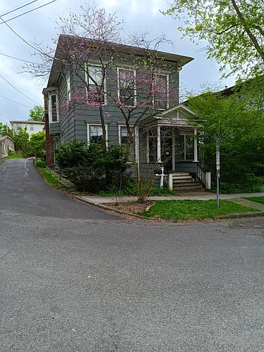 319 E Court St Photo 1