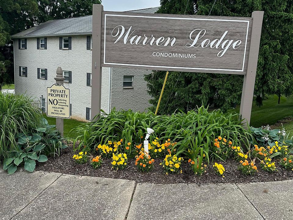 Warren Lodge Entrance.