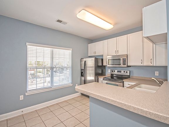 5th image of 1602 Basildon Rd #1