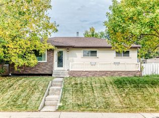 4139 E Bowlen St NW, Calgary, AB T2L1P8
