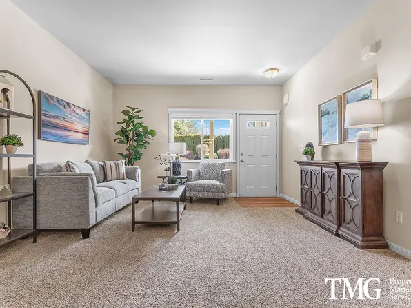 Seasons on 4th Avenue