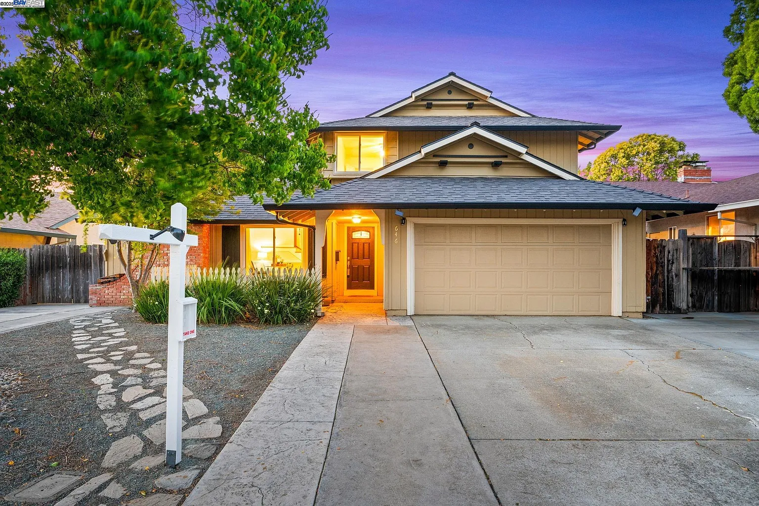 646 Brighton Way photo 1