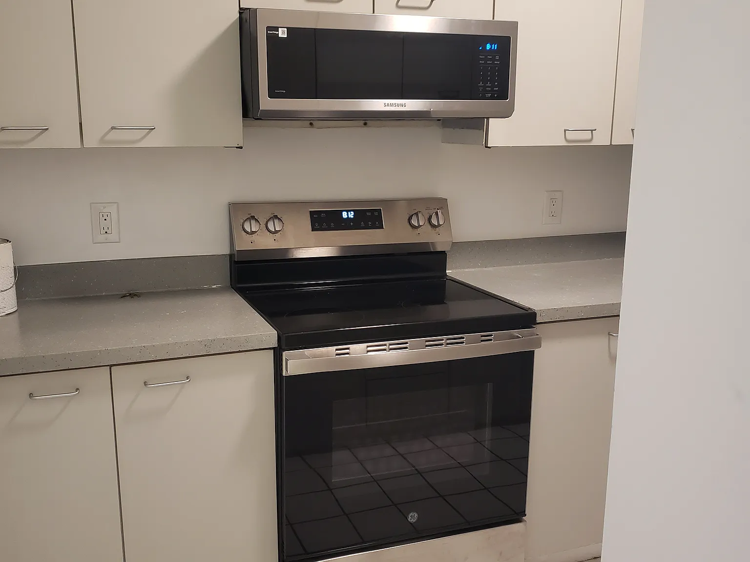 2 bed, 1.5 bath, 1000 sqft, $1,400 — Photo 3