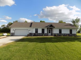 5233 County Road 245, Centralia, MO 65240