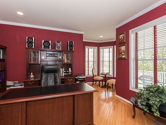 2nd image of 104 Maidstone Ln