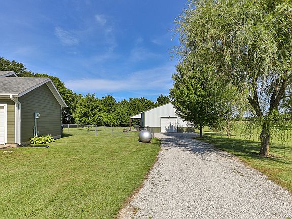 3rd image of 107 N Bessie Drive