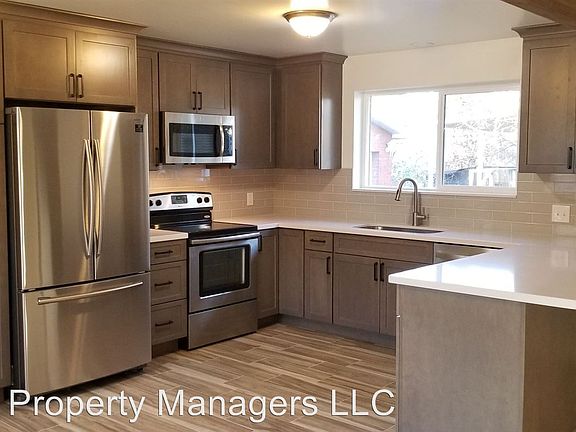 2nd image of 2014 E Highland View Cir
