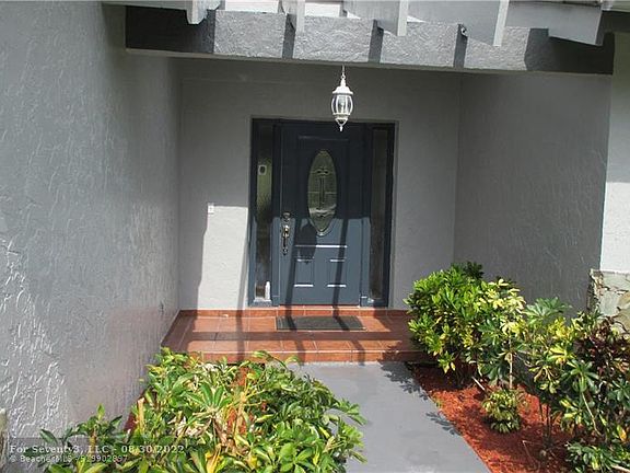 3rd image of 3911 NW 114th Ave