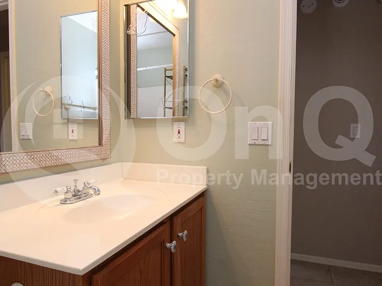 827 W Ivanhoe St — Photo 13