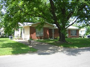 208 S Gray Dr, Carbondale, IL 62901