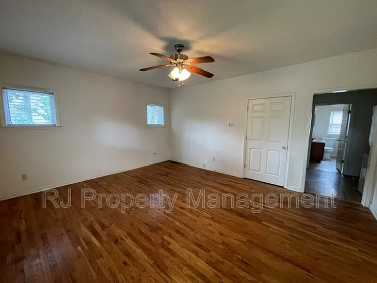 641 S Greer St — Photo 8