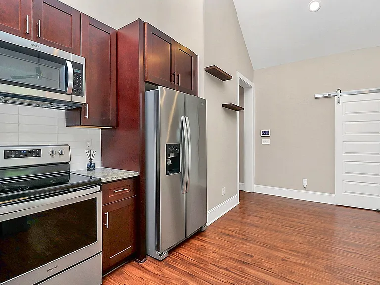 2508 Booker Ave — Photo 5