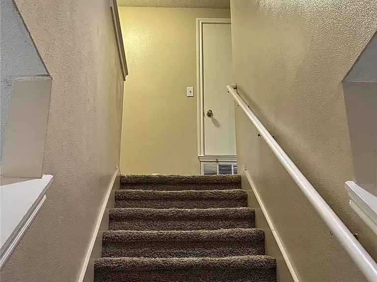 2209 Georgian Dr — Photo 5