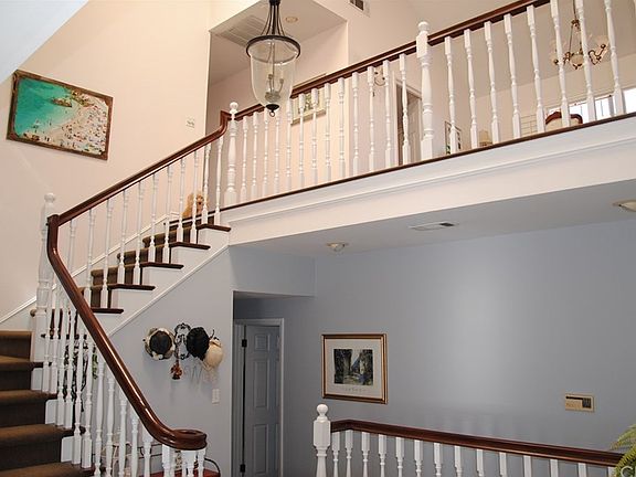 3rd image of 1623 Mathews Ave