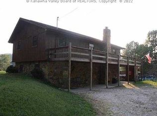 3304 Hollands Branch Rd, Barboursville, WV 25504