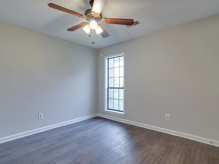 6562 Lake Valley Dr — Photo 18