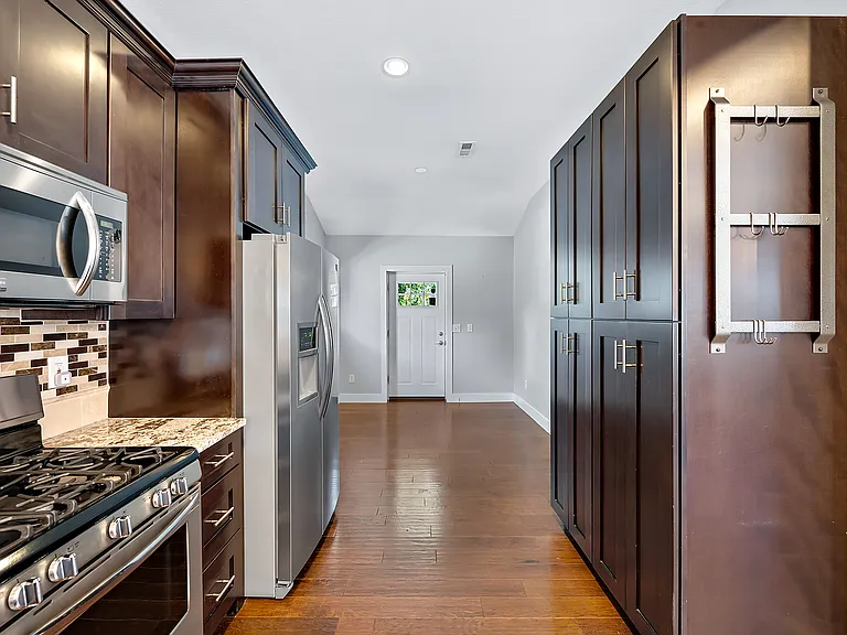 4524 Decatur St — Photo 8