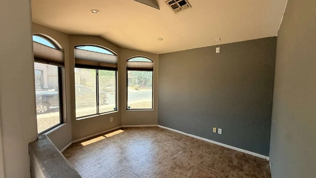 Building Photo - 43878 W Wade Dr
