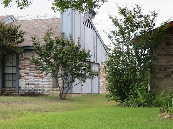 2nd image of 1010 Meadow Run Dr
