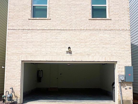 2nd image of 4364 Henderson Ave