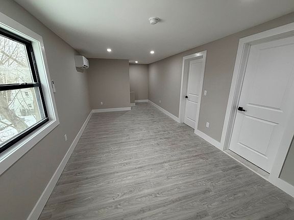 5th image of 194 N Lake Ave Unit 2