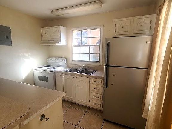 3rd image of 3721 Khayyam Ave Floor 3