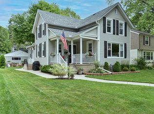 106 W Henry Clay St, Whitefish Bay, WI 53217