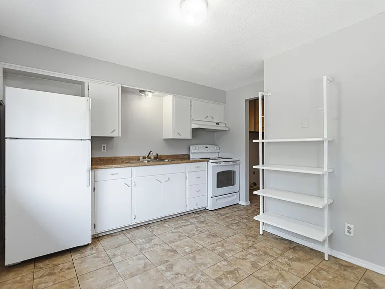 11212 Sheridan Ave S #A — Photo 21