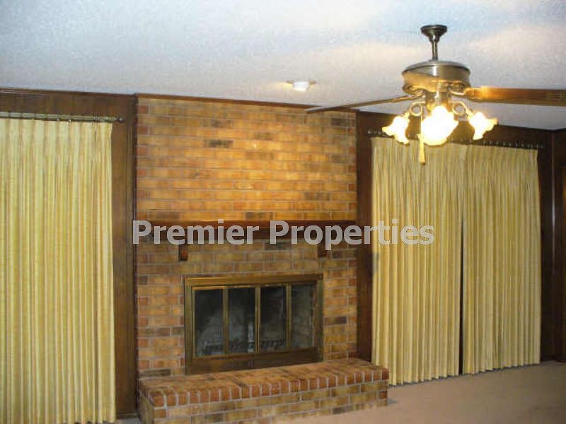2nd image of 168 N Crestwood Blvd