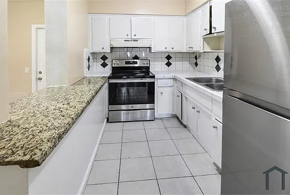 1750 SW 70th Way — Photo 1