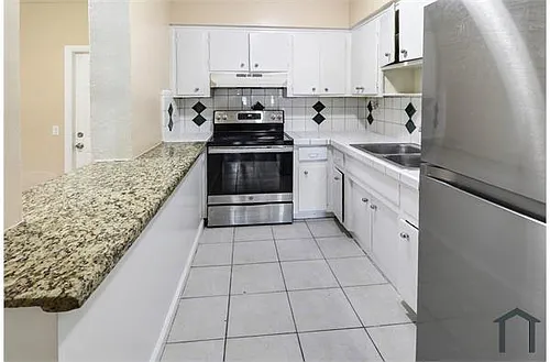 1750 SW 70th Way Photo 1