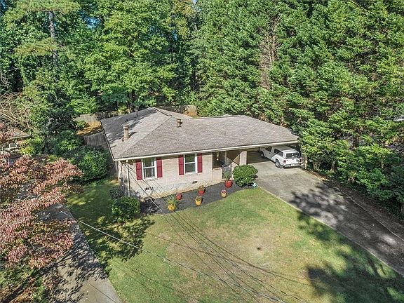 3rd image of 1220 Blueberry Trl