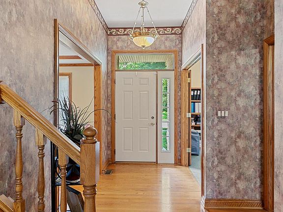 3rd image of 8810 Foxtail Dr