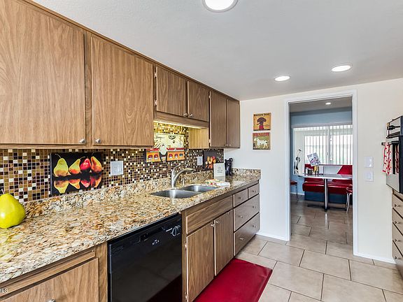 4th image of 9519 W Hidden Valley Cir