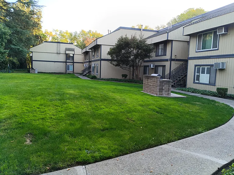 6724 Plymouth Rd #37 — Photo 16