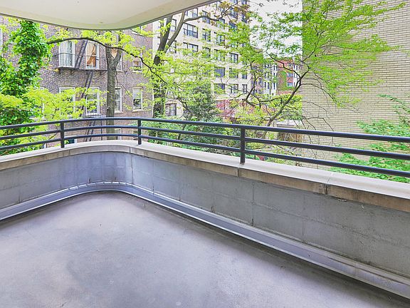 5th image of 309 E 49th St APT 3D