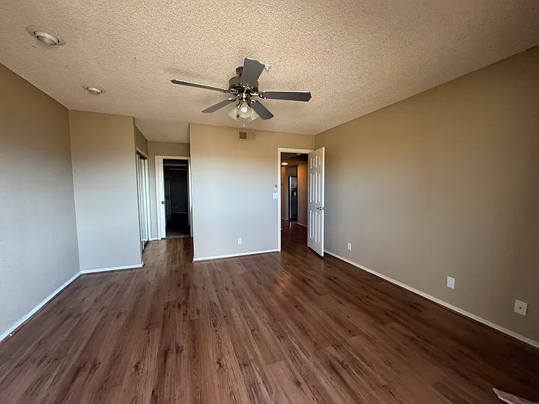 2022 Merrill Ln #6D — Photo 19