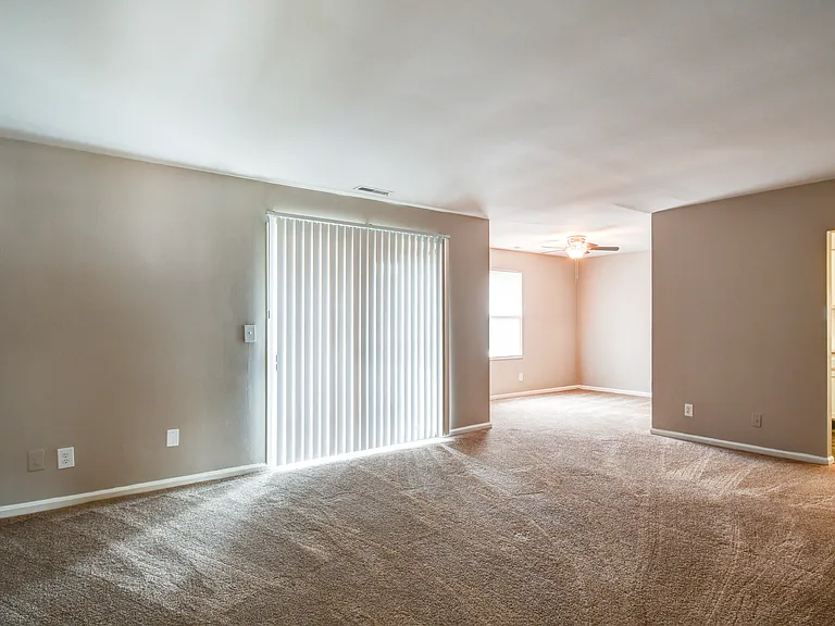 Fox Hunt Apartments — Photo 23