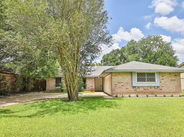 6714 Winding Trace Dr, Houston, TX 77086