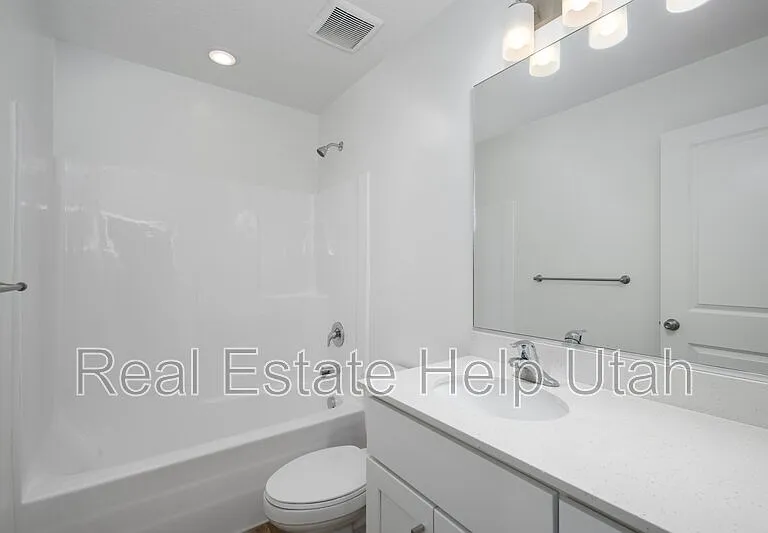 281 W 1150 N — Photo 28
