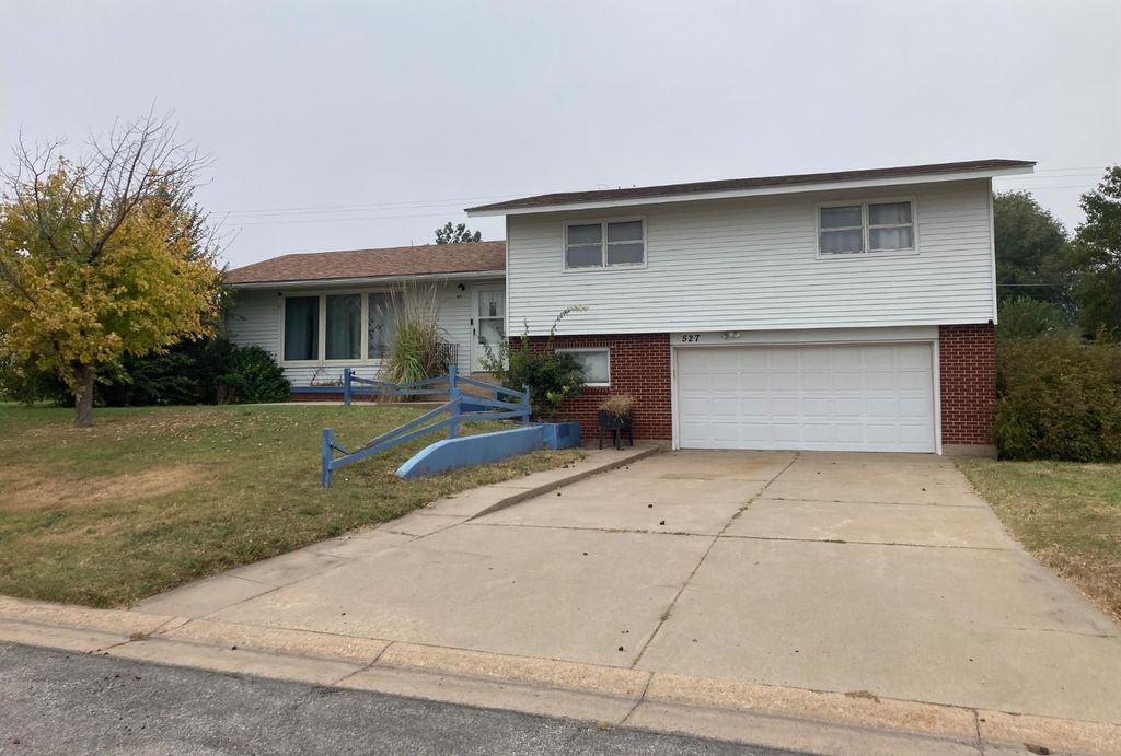 527 S Brian St, Meade, KS - View 2